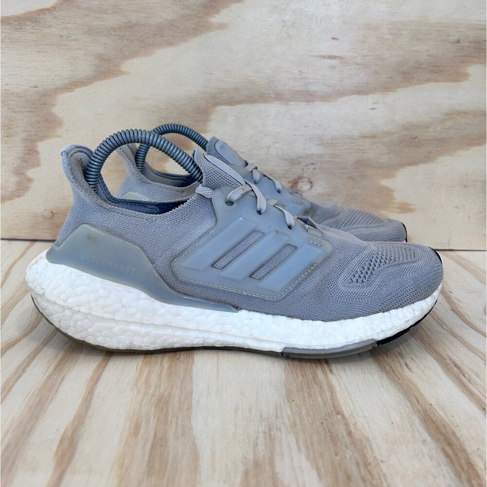 Adidas - Ultra Boost 22 - Sneakers - Gray - Women's - 8 - ART GX5594